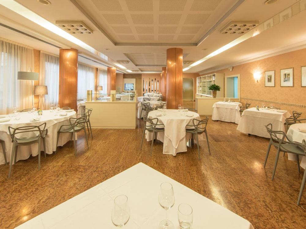 Ristorante Hotel Lucia - 100 Mt Dal Mare Giulianova Exterior foto